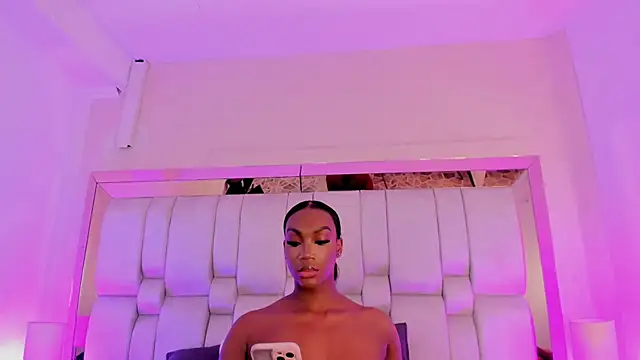 ChaynnaCooper online show from February 13, 9:22 pm