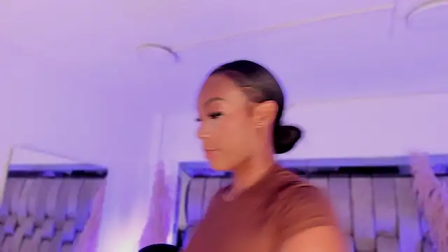 ChaynnaCooper online show from February 16, 4:52 am