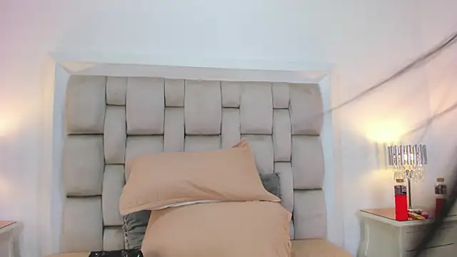 SamanthaFerrer   online show from February 18, 7:54 pm