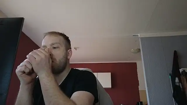 Henner33 online show from March 12, 11:05 am