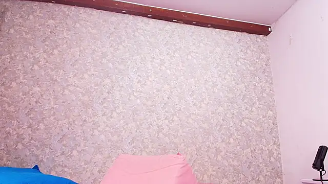 Snapshot of nicol_f chatting on February 4, 7:22 pm nicol f online show from February 4, 7:22 pm
