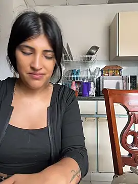 Afroditapoloo online show from May 25, 3:40 pm