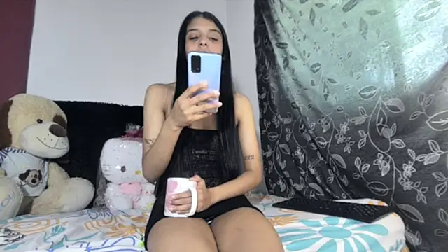 Snapshot of Michi_sexy chatting on October 21, 1:23 pm Michi sexy online show from October 21, 1:23 pm