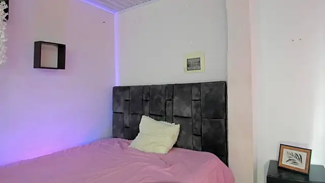 Snapshot of kitty_myers chatting on March 2, 4:14 pm kitty myers online show from March 2, 4:14 pm