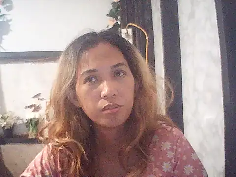 Snapshot of hoffsy chatting on May 7, 3:23 am hoffsy online show from May 7, 3:23 am