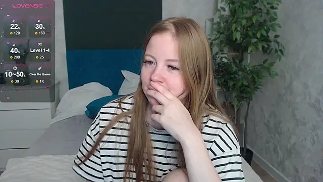 Snapshot of JennyyHot chatting on March 15, 7:58 am JennyyHot online show from March 15, 7:58 am