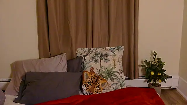 Snapshot of Sexyhottpunani chatting on April 21, 2:15 am Sexyhottpunani online show from April 21, 2:15 am