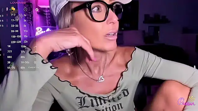 VelvetBarbie online show from April 9, 12:43 am