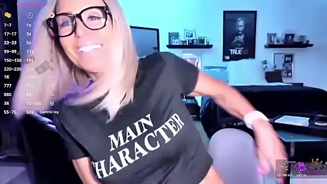 VelvetBarbie online show from April 17, 12:02 am