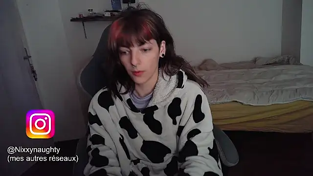 Nixxy naughty online show from March 3, 9:15 pm