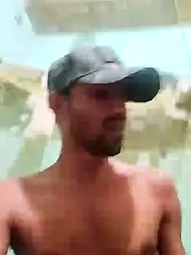 Snapshot of MDROBEL007 chatting on December 25, 3:50 am MDROBEL007 online show from December 25, 3:50 am