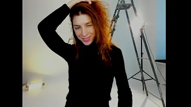 Snapshot of YourSuperModel chatting on May 1, 2:32 pm YourSuperModel online show from May 1, 2:32 pm