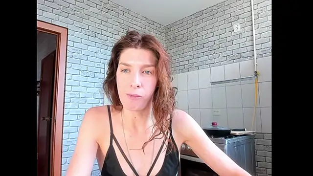 Snapshot of YourSuperModel chatting on May 27, 5:04 am YourSuperModel online show from May 27, 5:04 am