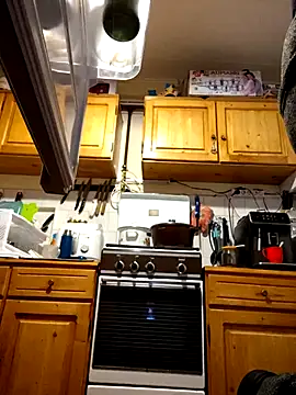 Snapshot of intx800 chatting on February 12, 4:00 pm intx800 online show from February 12, 4:00 pm