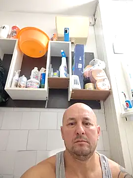 Snapshot of intx800 chatting on October 5, 5:28 am intx800 online show from October 5, 5:28 am