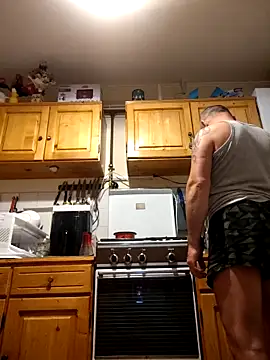 Snapshot of intx800 chatting on October 10, 2:10 am intx800 online show from October 10, 2:10 am