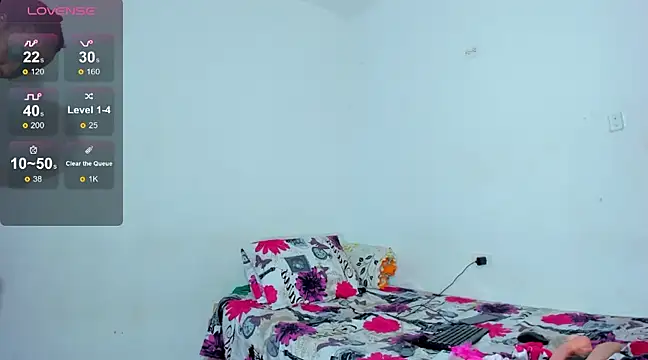 Snapshot of tisaya_8 chatting on February 20, 6:24 pm tisaya 8 online show from February 20, 6:24 pm