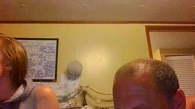 Snapshot of raybo715 chatting on May 18, 4:40 am raybo715 online show from May 18, 4:40 am