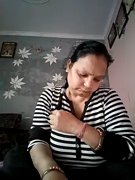 Snapshot of Kavya_kapoor chatting on February 9, 12:30 pm Kavya kapoor online show from February 9, 12:30 pm