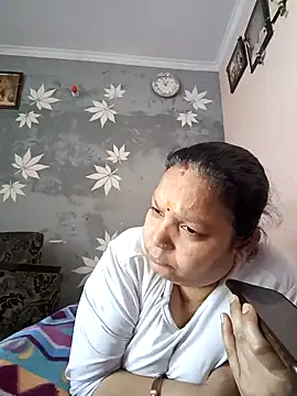 Snapshot of Kavya_kapoor chatting on February 11, 7:23 am Kavya kapoor online show from February 11, 7:23 am