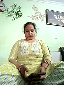 Snapshot of Kavya_kapoor chatting on February 13, 8:38 am Kavya kapoor online show from February 13, 8:38 am