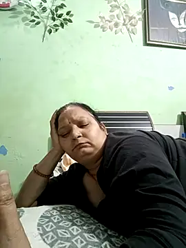 Snapshot of Kavya_kapoor chatting on February 17, 8:52 am Kavya kapoor online show from February 17, 8:52 am