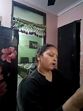 Snapshot of Kavya_kapoor chatting on February 19, 1:39 pm Kavya kapoor online show from February 19, 1:39 pm