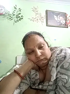 Snapshot of Kavya_kapoor chatting on February 20, 8:28 am Kavya kapoor online show from February 20, 8:28 am
