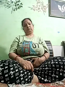 Snapshot of Kavya_kapoor chatting on February 27, 4:32 pm Kavya kapoor online show from February 27, 4:32 pm