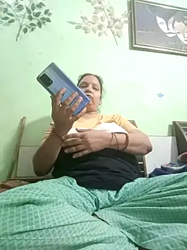 Snapshot of Kavya_kapoor chatting on March 4, 4:30 pm Kavya kapoor online show from March 4, 4:30 pm