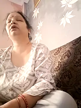 Snapshot of Kavya_kapoor chatting on March 18, 1:43 am Kavya kapoor online show from March 18, 1:43 am