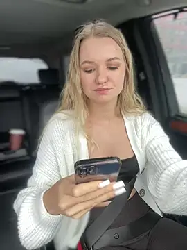Snapshot of Devill_Angel_ chatting on December 21, 9:55 am Devill Angel online show from December 21, 9:55 am