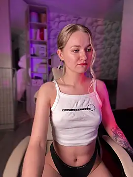 Snapshot of Devill_Angel_ chatting on February 7, 7:49 pm Devill Angel online show from February 7, 7:49 pm