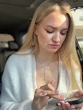Snapshot of Devill_Angel_ chatting on October 18, 10:16 am Devill Angel online show from October 18, 10:16 am