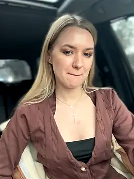 Devill Angel  online show from December 3, 9:40 am