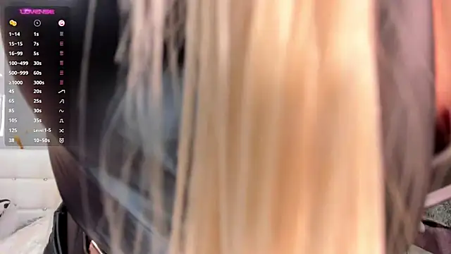 EmilyLeah  online show from January 17, 2:33 pm