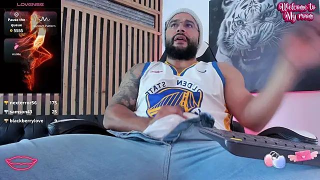 Luke  09 online show from March 10, 3:41 pm