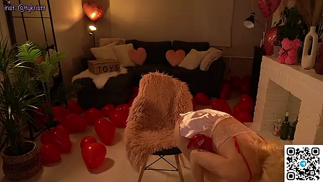 Heidi11 online show from February 15, 5:20 pm