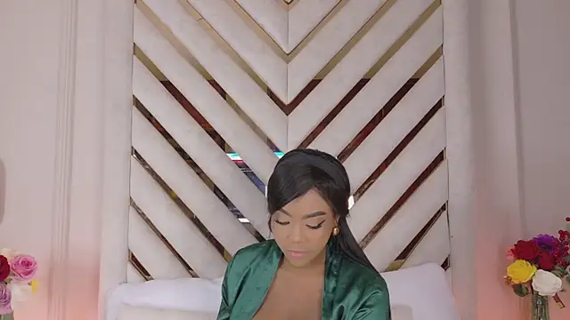Lola King online show from July 9, 4:05 am