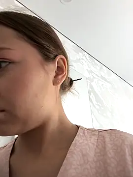 AliceBrayan online show from September 27, 5:12 am