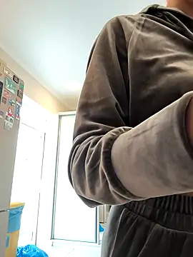 AliceBrayan online show from October 8, 5:05 am