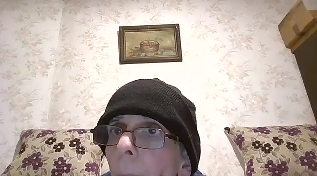 Snapshot of mariusica1@xh chatting on February 12, 11:20 pm mariusica1xh online show from February 12, 11:20 pm