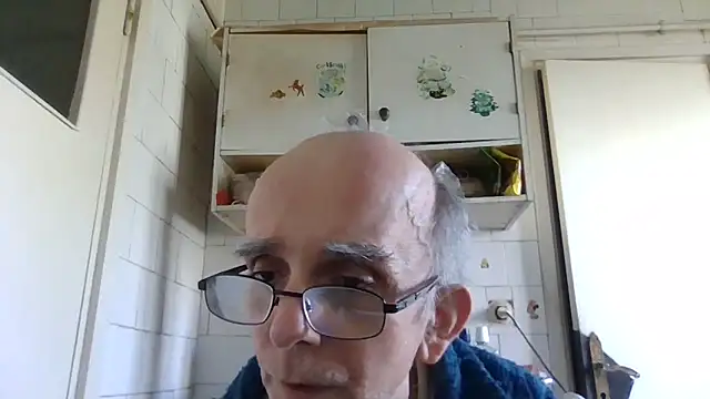 Snapshot of mariusica1@xh chatting on April 20, 12:19 pm mariusica1xh online show from April 20, 12:19 pm