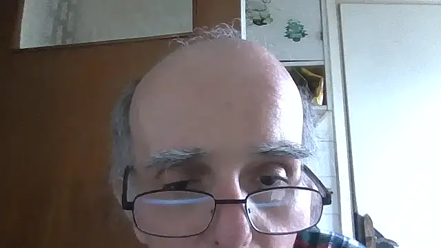 Snapshot of mariusica1@xh chatting on May 9, 2:55 pm mariusica1xh online show from May 9, 2:55 pm