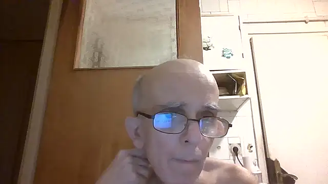 Snapshot of mariusica1@xh chatting on July 16, 6:25 pm mariusica1xh online show from July 16, 6:25 pm