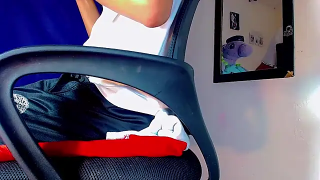 nicol gill  online show from January 7, 5:20 pm