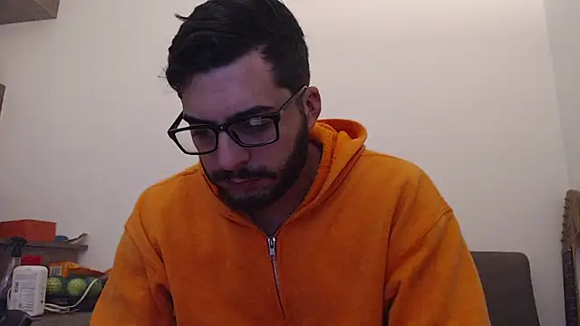 Snapshot of thomas_gun chatting on January 18, 4:49 am thomas gun online show from January 18, 4:49 am