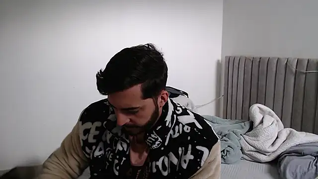 Snapshot of thomas_gun chatting on February 1, 4:27 pm thomas gun online show from February 1, 4:27 pm