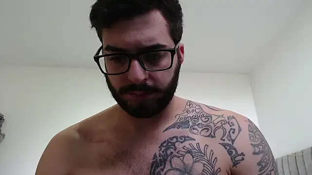 Snapshot of thomas_gun chatting on February 12, 4:35 pm thomas gun online show from February 12, 4:35 pm