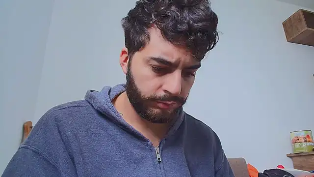 Snapshot of thomas_gun chatting on February 19, 4:47 pm thomas gun online show from February 19, 4:47 pm